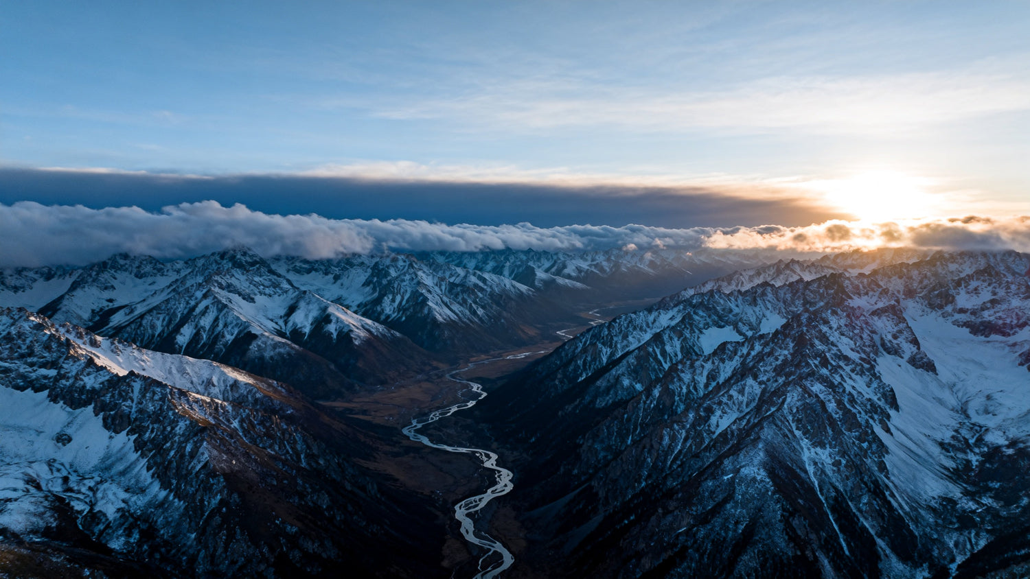 ❄️ LiFePO₄ vs AGM: Which is Better for Nordic Winters?